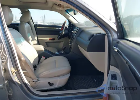 2006 Chrysler 300 Touring z USA, uszkodzony, nr VIN 2C3LA53G66H170047